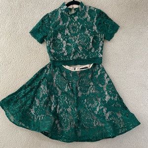 Emerald green Prom/Homecoming dress with a size 7 top and size 5 bottoms!